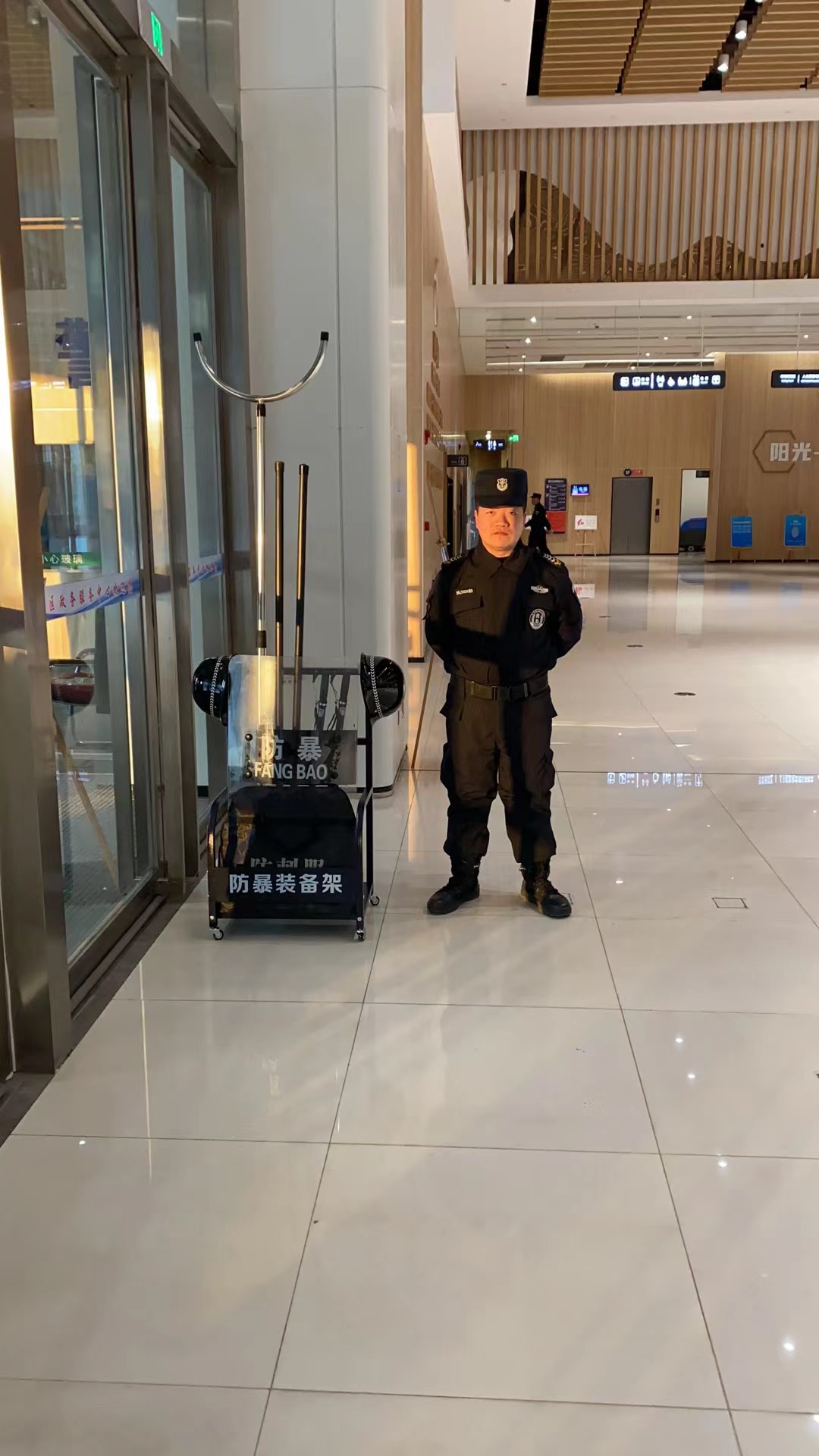 2-24010Q00523309.jpg 安保服務(wù)品質(zhì)升級中……(圖2)